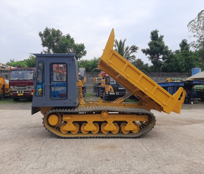 CRAWLER CARRIER MST 1100