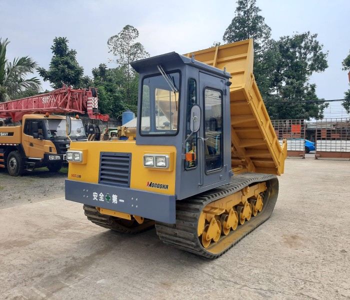 CRAWLER CARRIER MST 1100