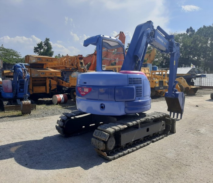 MIDI EXCAVATOR PC 75 UU-3C